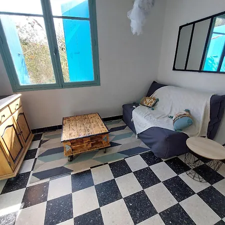 4 Pers A 50m De La Avec Terrasse Calme Et Proche Commerces A - Fr-1-776-51 Apartment